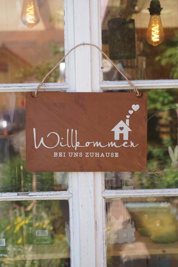 Rostschild -Willkommen bei uns Zuhause-.jpg